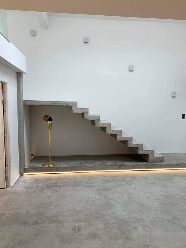 Loft Artiste Lyon — Escalier Béton Quartz